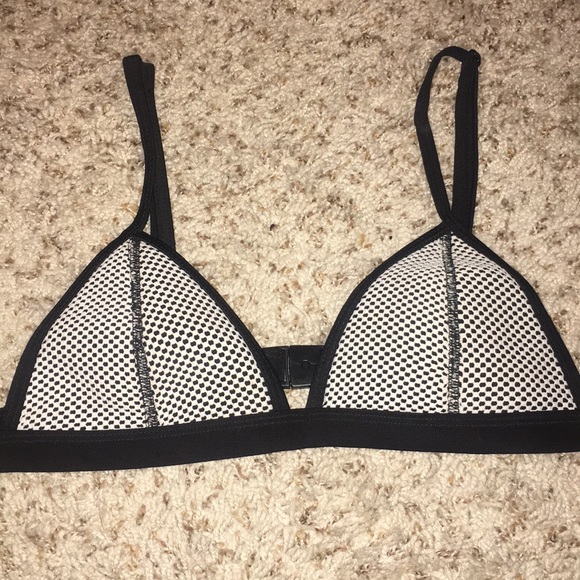 Triangl like swimsuit top - Picture 2 of 3